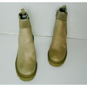 JLO JENNIFER LOPEZ BEIGE FAUX SUEDE 4" PLATFORM CHUNKY ANKLE BOOT. WOMEN'S 10M